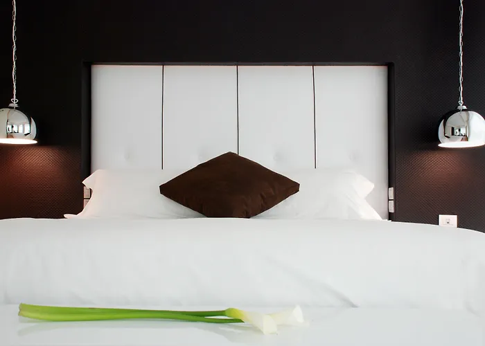Le Parc Hotel, Beyond Stars